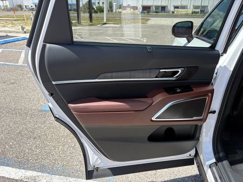 Used 2024 Kia Telluride SX FWD image 12