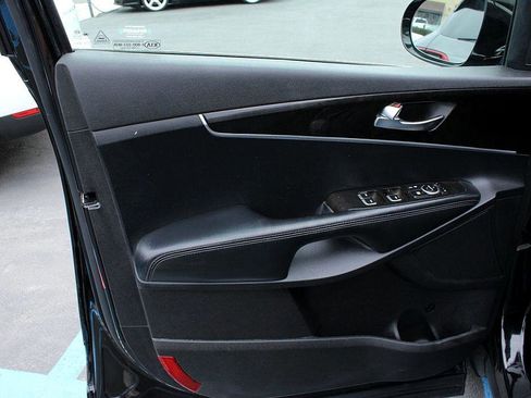 Used 2016 Kia Sorento L image 7