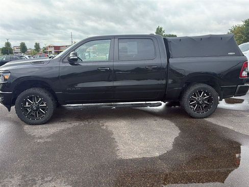 Used 2022 RAM 1500 Big Horn AWD/4WD image 3