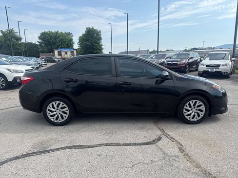 Used 2017 Toyota Corolla LE FWD image 6