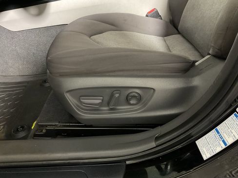 Used 2020 Toyota Camry LE w/ Convenience Package AWD/4WD image 22