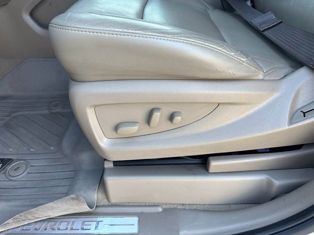 Used 2019 Chevrolet Suburban Premier AWD/4WD image 14