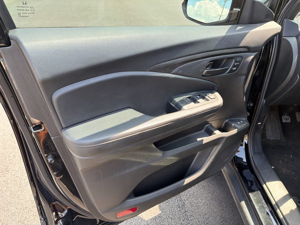Used 2022 Honda Passport EX-L image 10