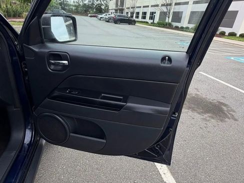 Used 2016 Jeep Patriot High Altitude FWD image 16