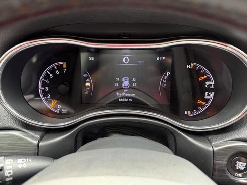 Used 2019 Jeep Grand Cherokee Laredo image 26