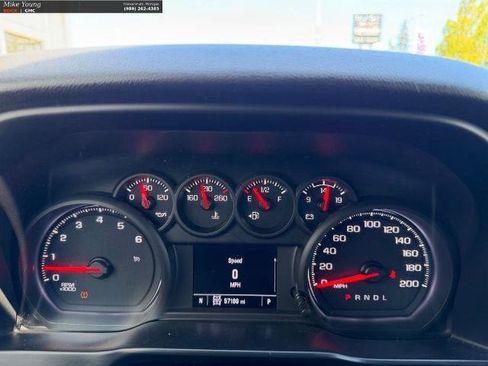Used 2019 Chevrolet Silverado 1500 Custom w/ Custom Value Package AWD/4WD image 18