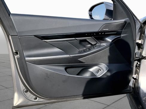 Used 2024 BMW 530i RWD image 19