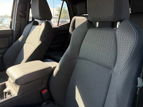 Used 2025 Toyota 4Runner SR5 AWD/4WD image 14
