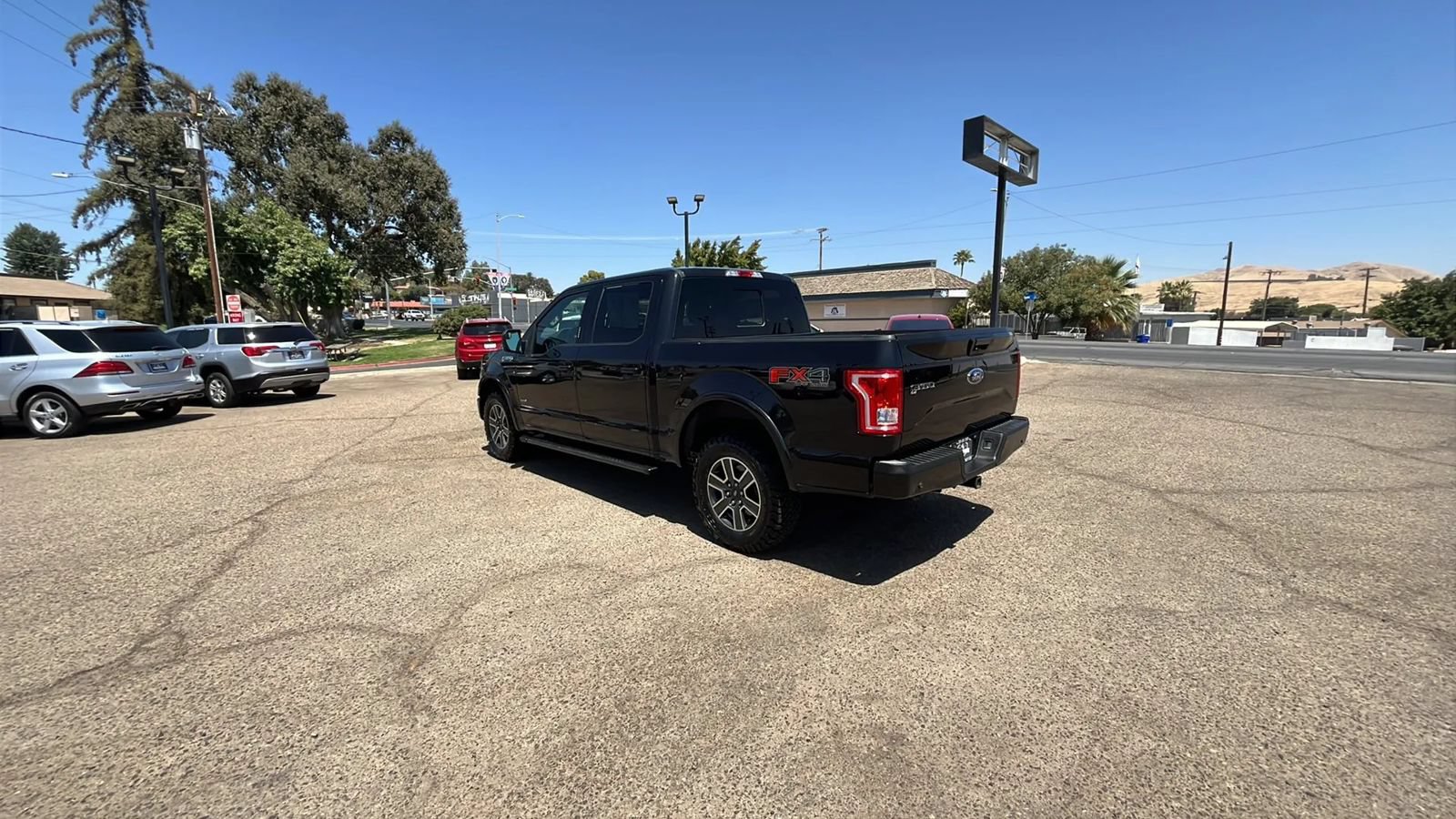 Used 2015 Ford F150 XLT w/ Equipment Group 302A Luxury AWD/4WD image 4