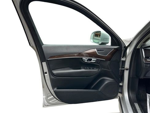 Used 2016 Volvo XC90 T6 Momentum image 22