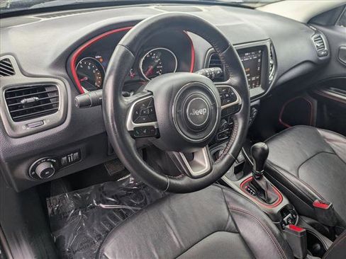 Used 2017 Jeep Compass Trailhawk w/ Leather Interior Group AWD/4WD image 9