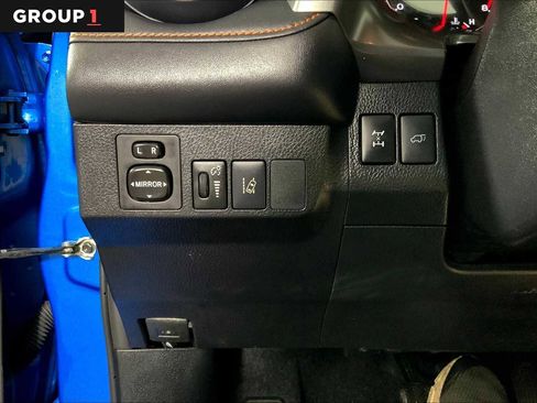 Used 2017 Toyota RAV4 SE image 33