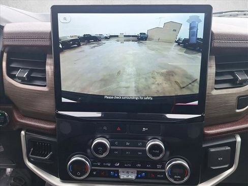 Used 2023 Ford Expedition Max Limited image 14