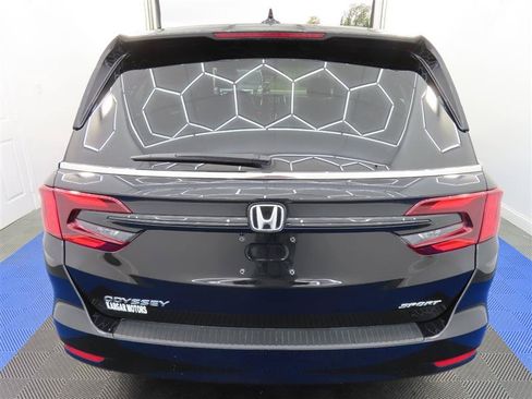 Used 2024 Honda Odyssey Sport image 11