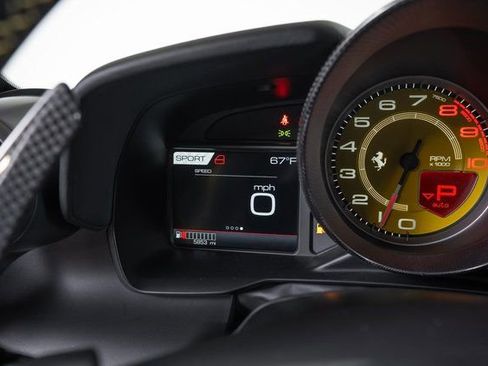 Certified 2022 Ferrari F8 Tributo image 33