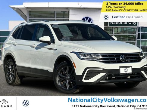 Certified 2022 Volkswagen Tiguan SE w/ Panoramic Sunroof Package image 1