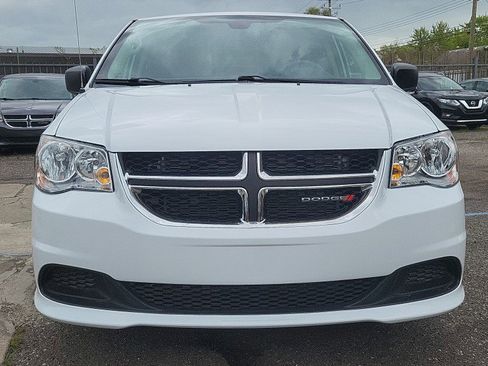 Used 2019 Dodge Grand Caravan SE FWD image 4