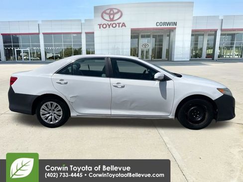 Used 2013 Toyota Camry LE FWD image 6