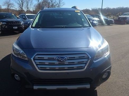Used 2017 Subaru Outback 3.6R Limited image 2