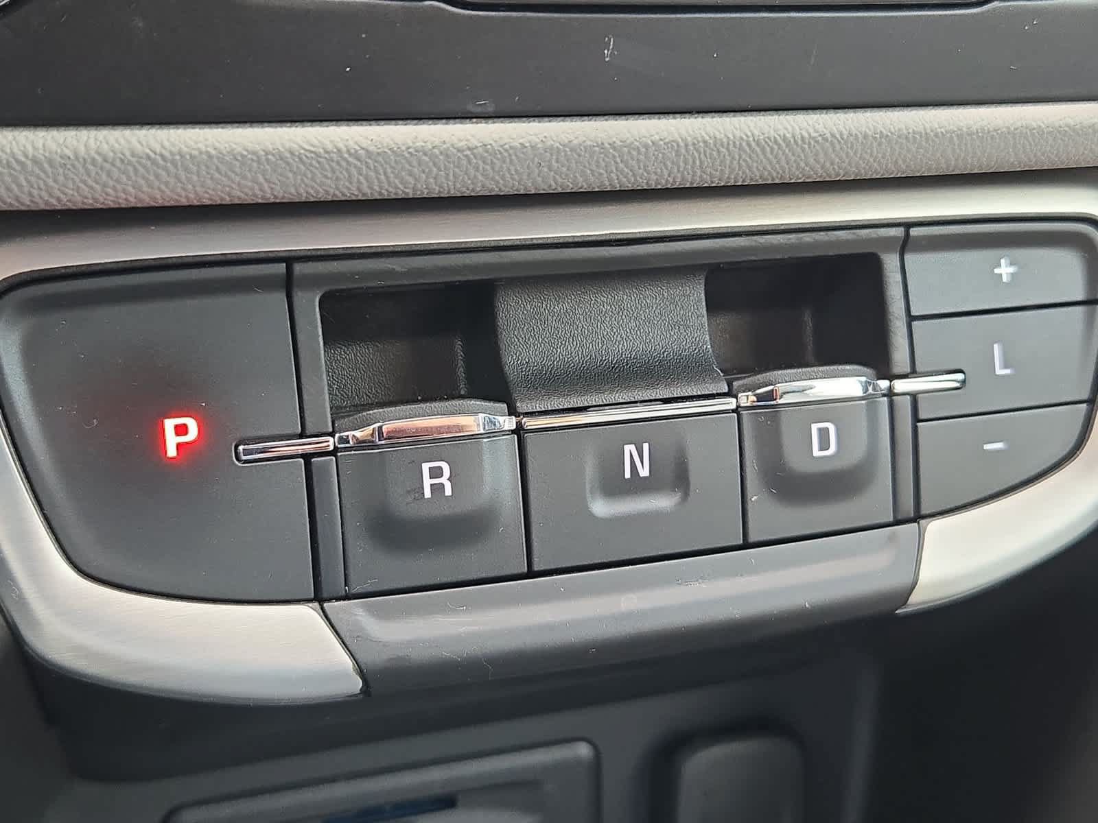 Used 2023 GMC Terrain SLT FWD image 31