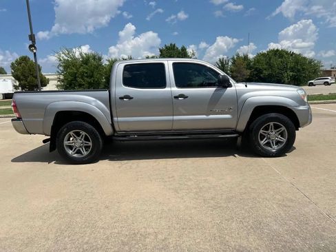 Used 2014 Toyota Tacoma PreRunner w/ SR5 Package RWD image 5