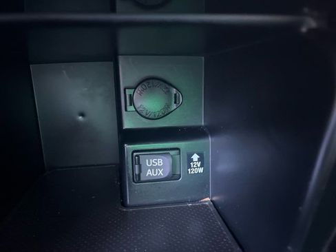 Used 2012 Toyota Camry XLE image 17