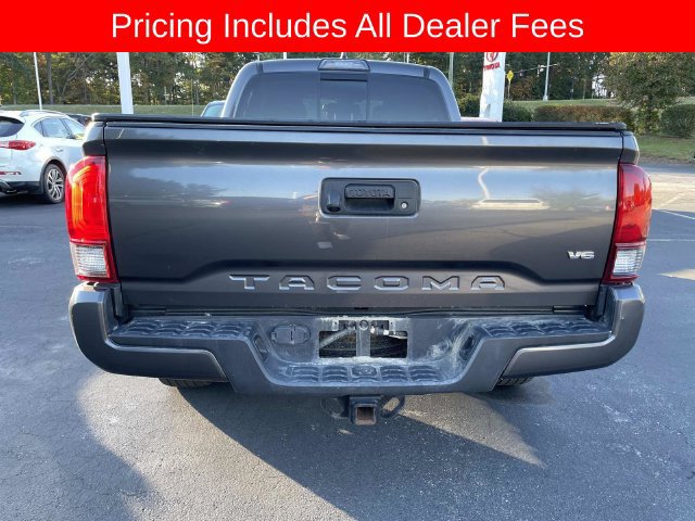 Used 2018 Toyota Tacoma TRD Sport AWD/4WD image 7