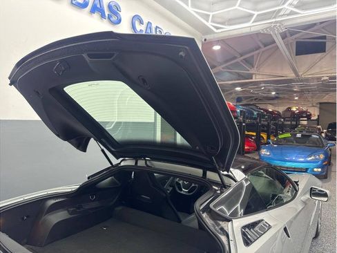 Used 2016 Chevrolet Corvette Stingray Coupe RWD image 18