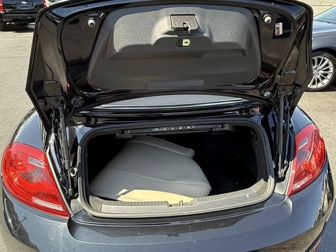 Used 2015 Volkswagen Beetle R-Line FWD image 17