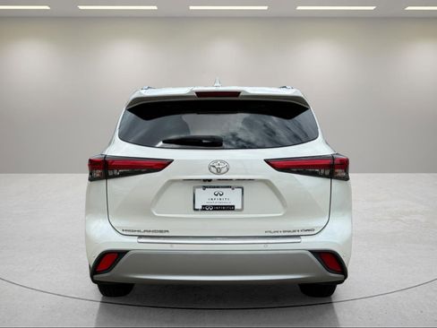Used 2021 Toyota Highlander Platinum AWD/4WD image 6