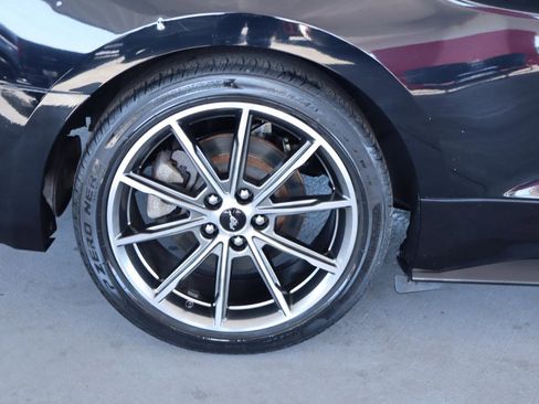 Used 2017 Ford Mustang Coupe image 5