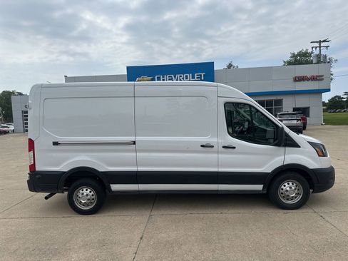 Used 2024 Ford Transit 250 148 Medium Roof Extended AWD image 2