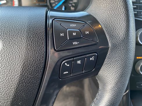 Used 2018 Ford Explorer XLT image 29