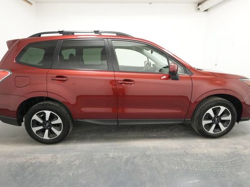 Used 2017 Subaru Forester 2.5i Premium AWD/4WD image 10