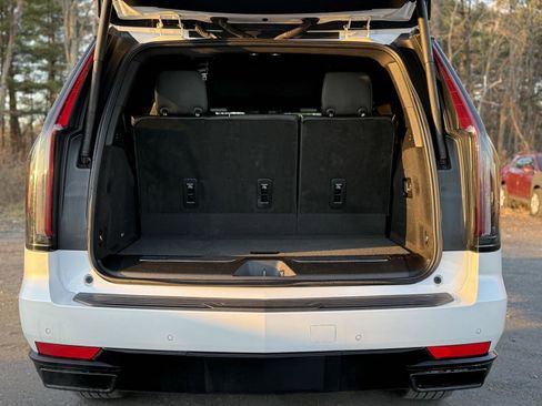 Certified 2023 Cadillac Escalade Sport w/ LPO, ONYX Package image 10