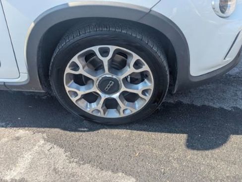 Used 2014 FIAT 500L Trekking w/ Popular Equipment Group image 11