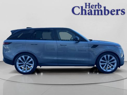 Used 2023 Land Rover Range Rover Sport SE AWD/4WD image 2