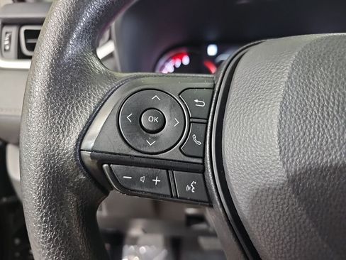 Used 2025 Toyota RAV4 XLE AWD/4WD image 19