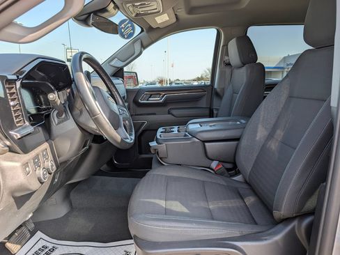 Used 2024 Chevrolet Silverado 1500 LT AWD/4WD image 10
