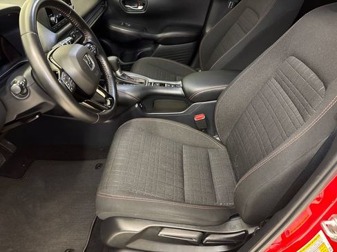 Certified 2025 Honda HR-V Sport image 17