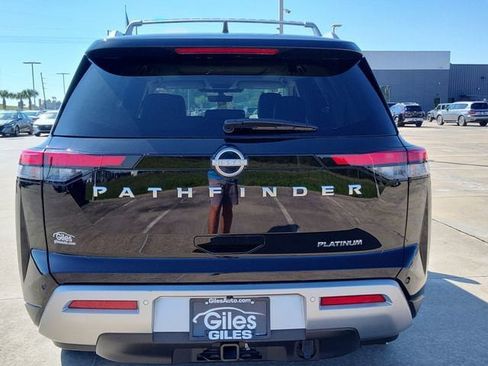 Used 2025 Nissan Pathfinder Platinum w/ Cargo Package image 5