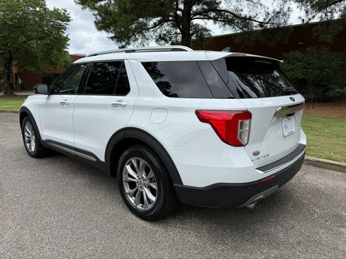Used 2021 Ford Explorer Limited w/ Equipment Group 301A RWD image 3