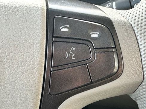 Used 2013 Toyota Sienna XLE image 13