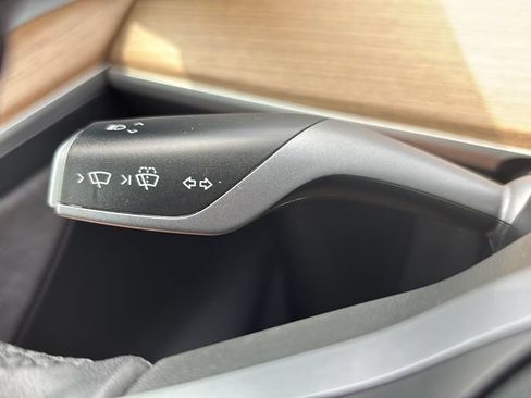 Used 2023 Tesla Model Y Long Range AWD/4WD image 21