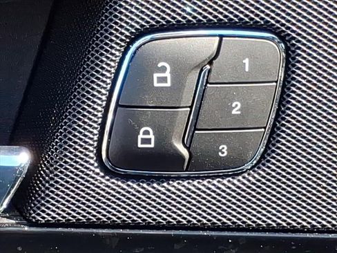 Certified 2022 Lincoln Nautilus Reserve image 37