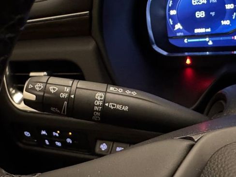 Used 2023 Chevrolet Tahoe High Country image 25