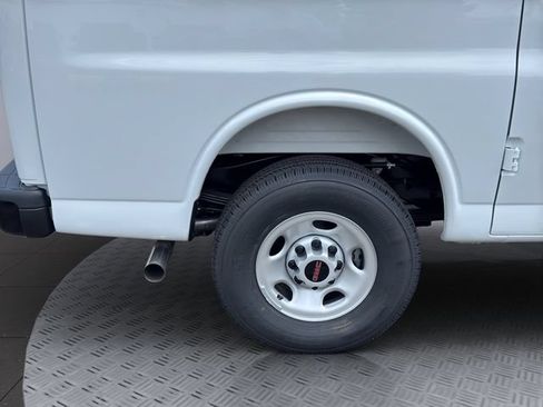 New 2026 GMC Savana 2500 w/ Driver Convenience Package RWD image 31