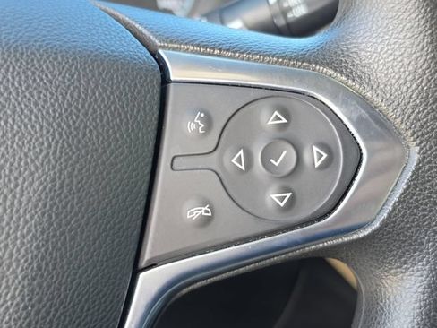 Used 2023 Chevrolet Traverse LS FWD image 20