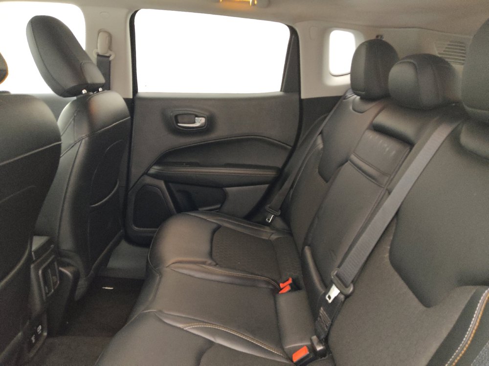 Used 2018 Jeep Compass Latitude w/ Popular Equipment Group AWD/4WD image 18
