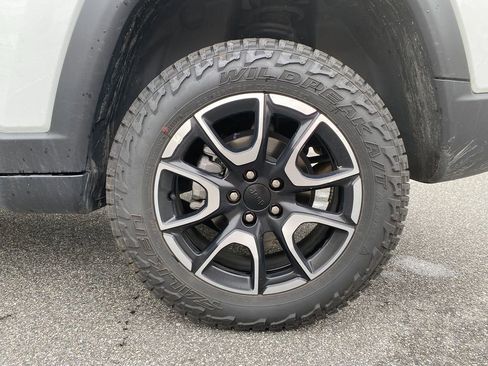 Used 2024 Jeep Compass Trailhawk image 30